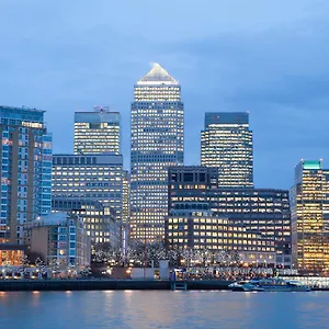 Apartment Entire Next To Canary Wharf In
