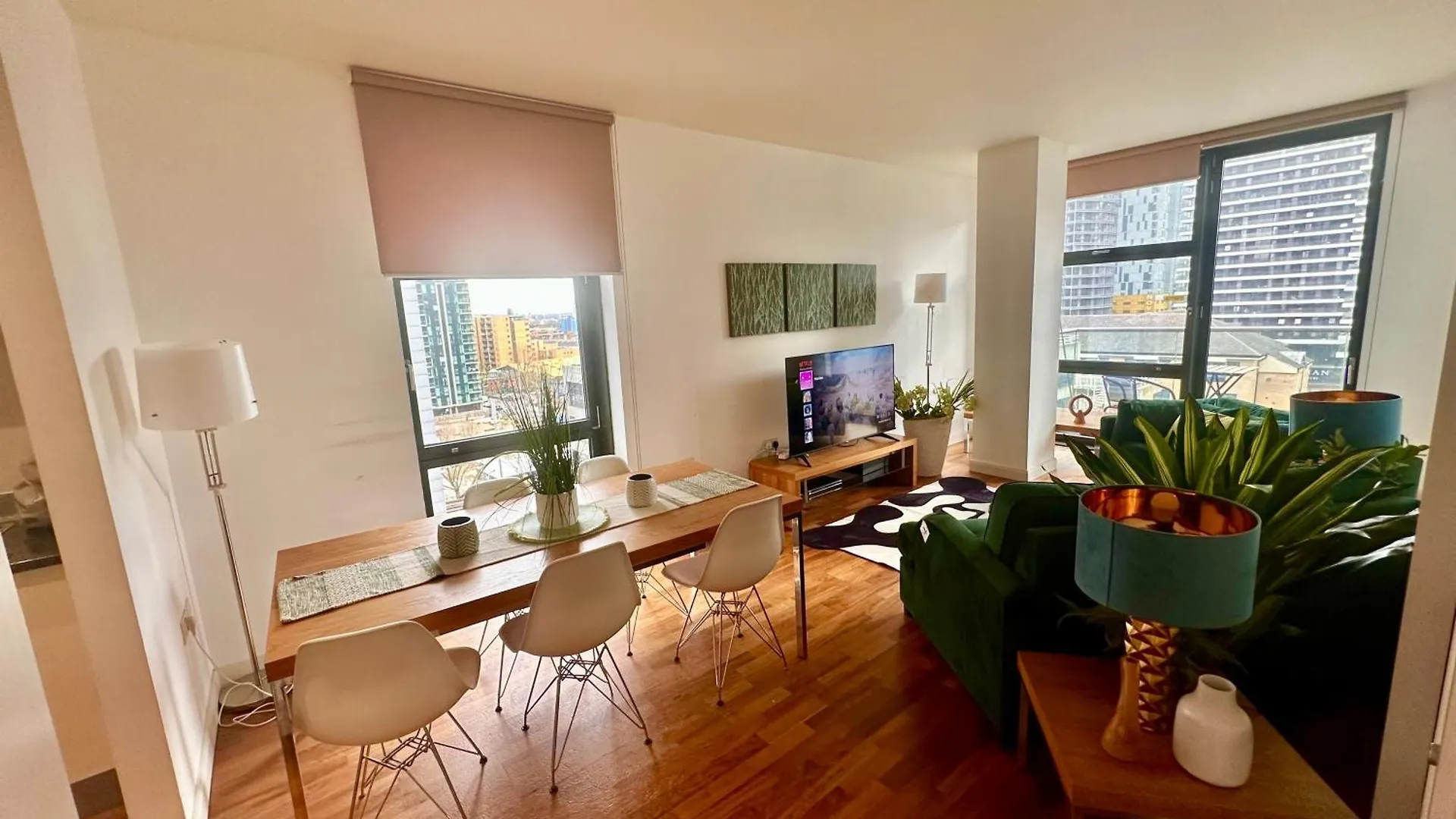 New Two Bedroom Apartment With Balcony London 0*,  United Kingdom